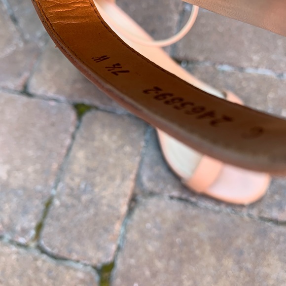Stuart Weitzman Nearly Nude Sandal, Sz 7.5 W - Picture 9 of 12